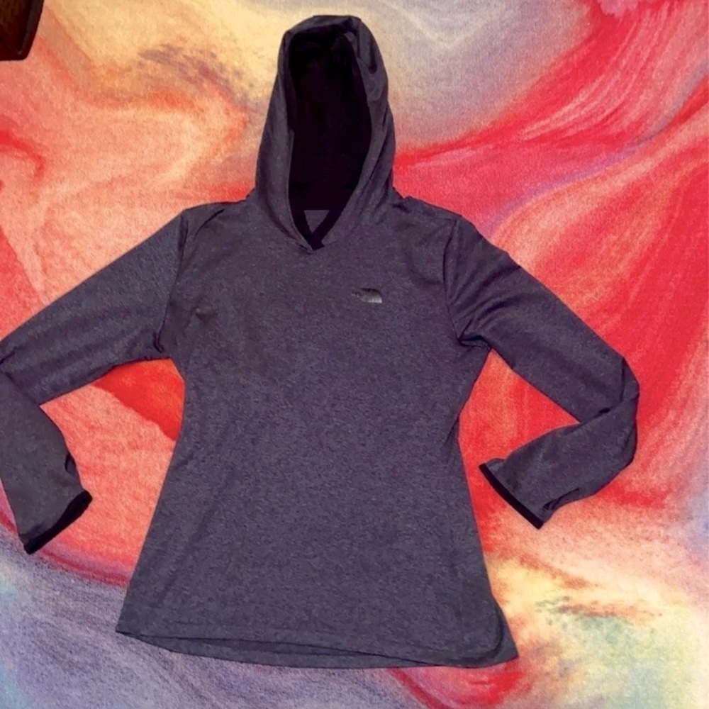 The North Face Lightweight Hooded Pullover- Medium